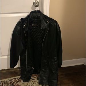 I’m selling a leather jacket the brand is Wilson’s